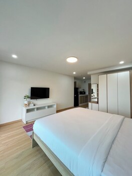 hill bay suites