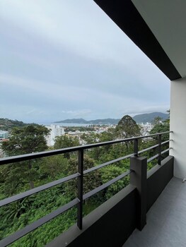 hill bay suites
