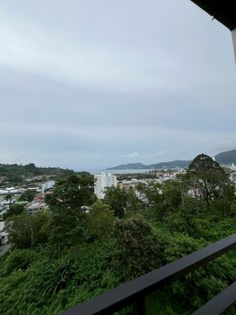 hill bay suites