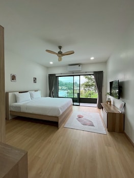 hill bay suites