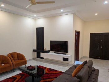 Erock Apartment,,4 star