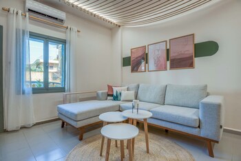 Agrius - Elegant Studio & Balcony In Batroun,,4 star