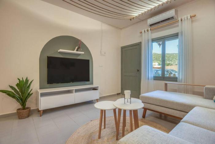 agrius elegant studio and balcony in batroun