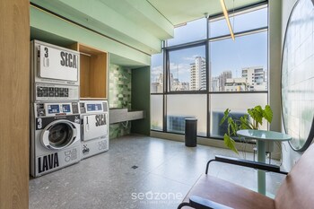 studios in a building with pool and gym in perdizes aby