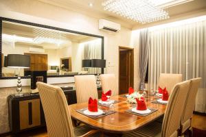 Diamond Hotel Solo,,3 star