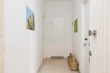 Boho-Chic Cozy 2Br - Apt & Balcony In Mar Mikhael,,4 star