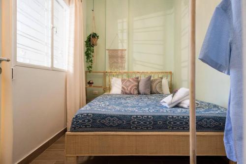 boho chic cozy 2br apt and balcony in mar mikhael