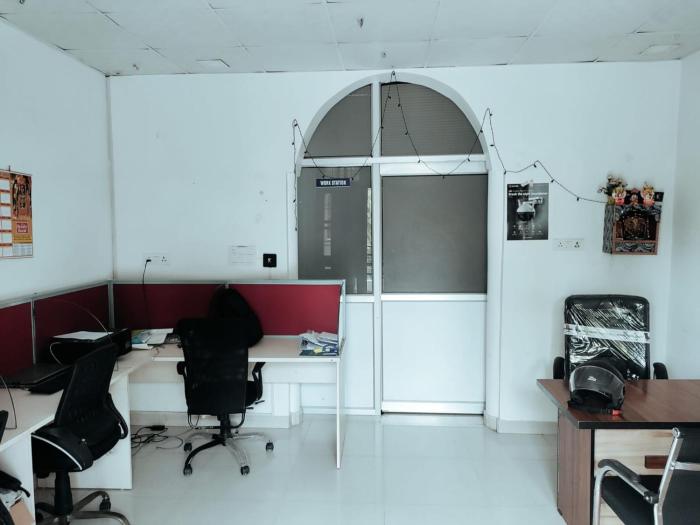 spacious peaceful apartment for two families in lucknow
