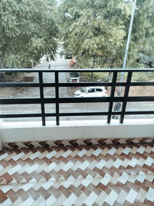 spacious peaceful apartment for two families in lucknow