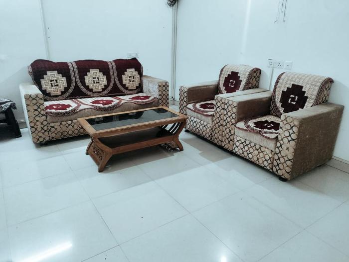 spacious peaceful apartment for two families in lucknow