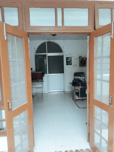 spacious peaceful apartment for two families in lucknow