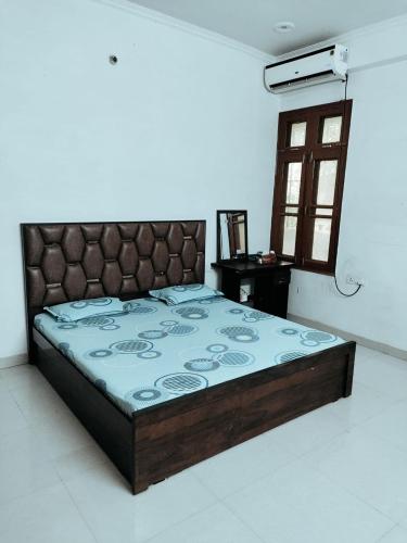spacious peaceful apartment for two families in lucknow