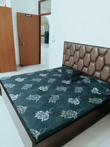 spacious peaceful apartment for two families in lucknow