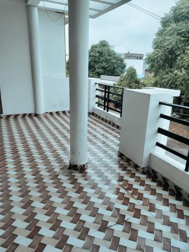 spacious peaceful apartment for two families in lucknow