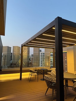 caelum black gangnam luxury residence