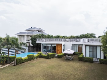 the nivaas villa bonita