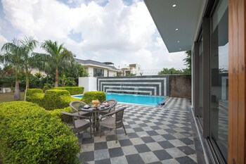 the nivaas villa bonita