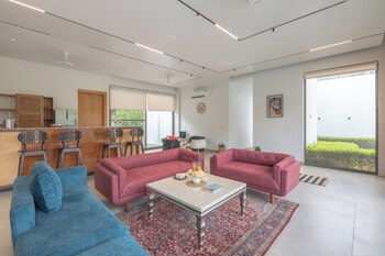 the nivaas villa bonita