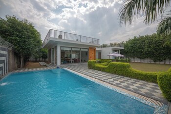 the nivaas villa bonita