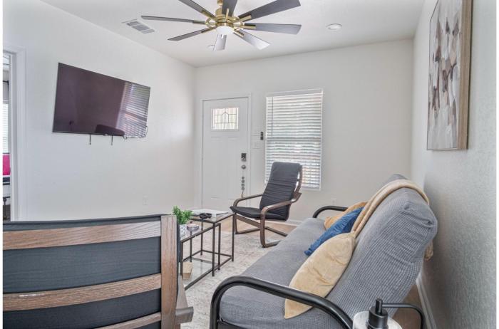 comfy and happy stays near riverwalk and downtown