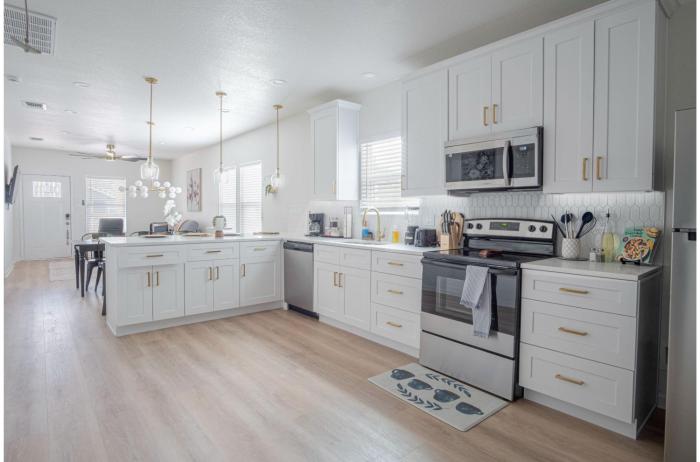 comfy and happy stays near riverwalk and downtown