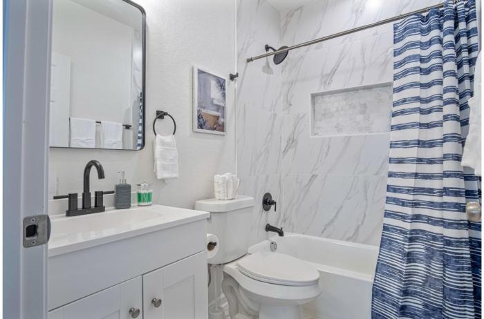 comfy and happy stays near riverwalk and downtown
