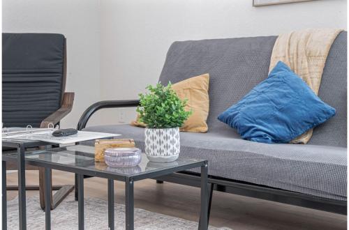 comfy and happy stays near riverwalk and downtown