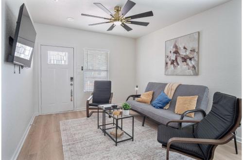 comfy and happy stays near riverwalk and downtown