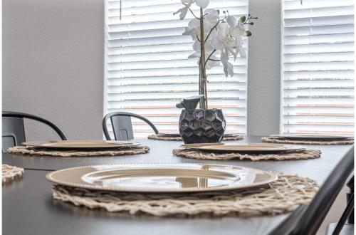 comfy and happy stays near riverwalk and downtown