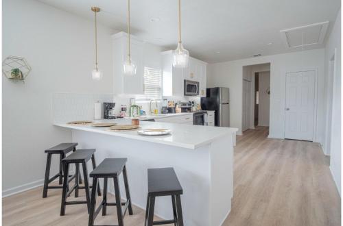 comfy and happy stays near riverwalk and downtown