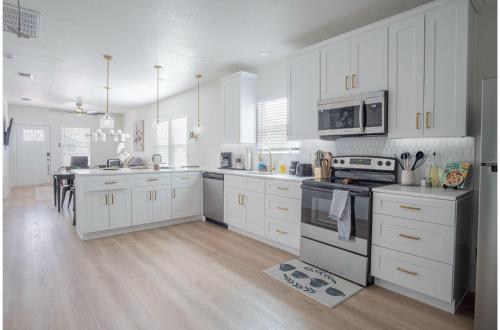 comfy and happy stays near riverwalk and downtown