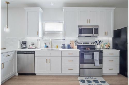 comfy and happy stays near riverwalk and downtown