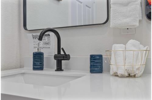 comfy and happy stays near riverwalk and downtown