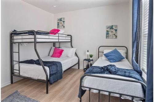 comfy and happy stays near riverwalk and downtown