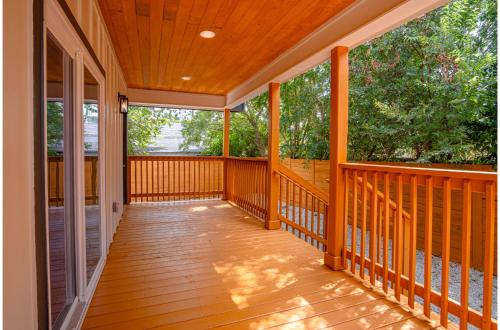 comfy and happy stays near riverwalk and downtown