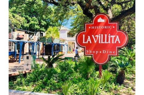 comfy and happy stays near riverwalk and downtown
