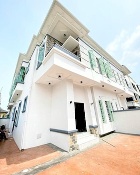 jayana luxury homes
