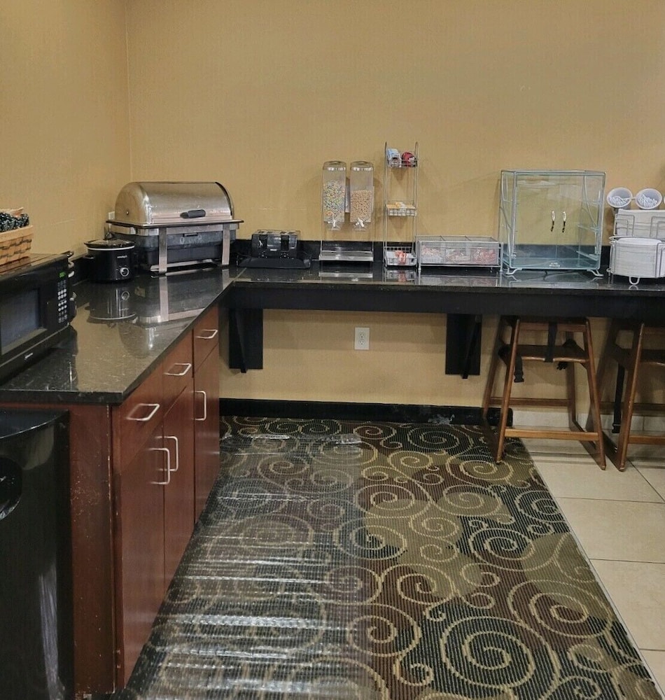 cobblestone hotel and suites salem