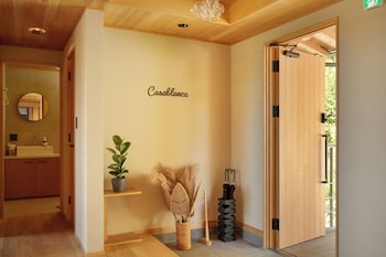 Casablanca Villa Hakone,,3 star
