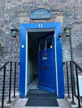 viaduct guest house