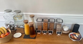 Viaduct Guest House,,2 star