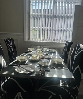 viaduct guest house