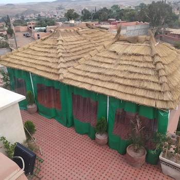 Tiki House,,3 star