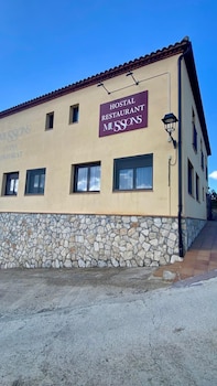 Hostal Mussols,,2 star