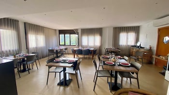 Hostal Mussols,,2 star