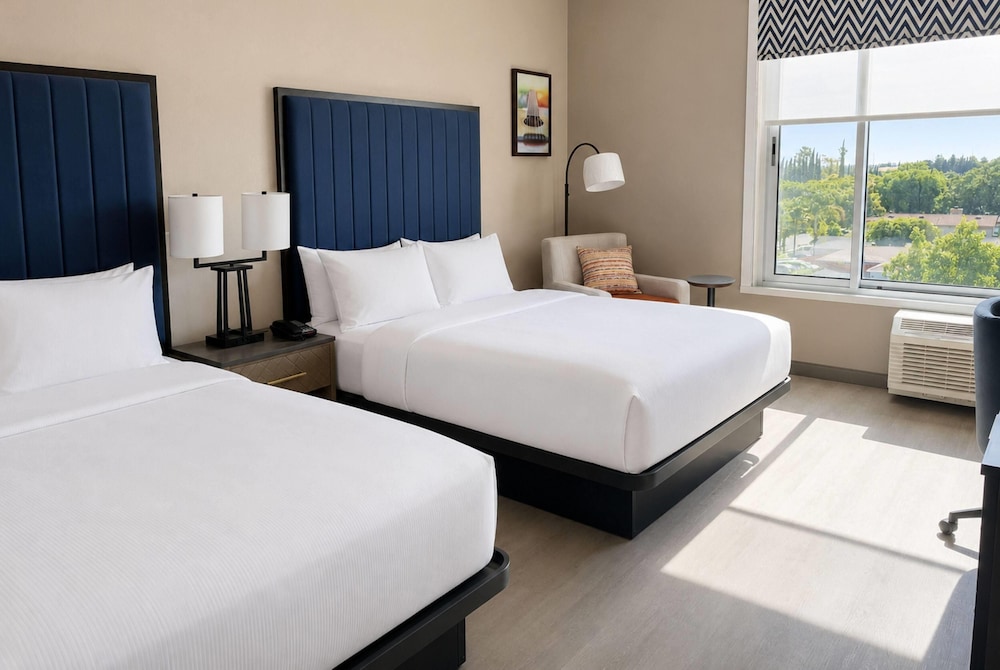 la quinta inn and suites by wyndham tracy
