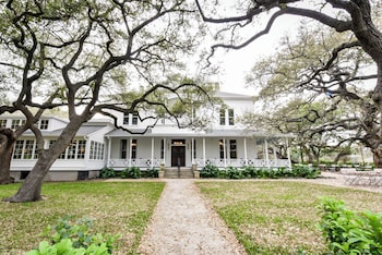 the inn at green pastures