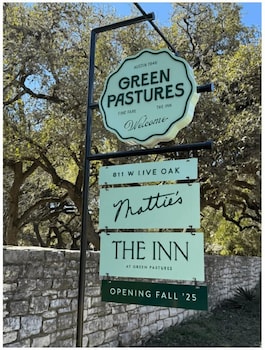 The Inn At Green Pastures,,4 star