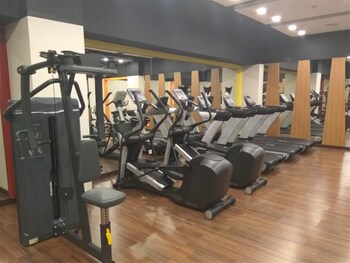 2br near lrt station at signature park grande apartment
