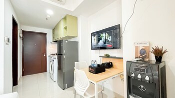 Industrial Modern Touch Studio At West Vista Apartment,,3 star